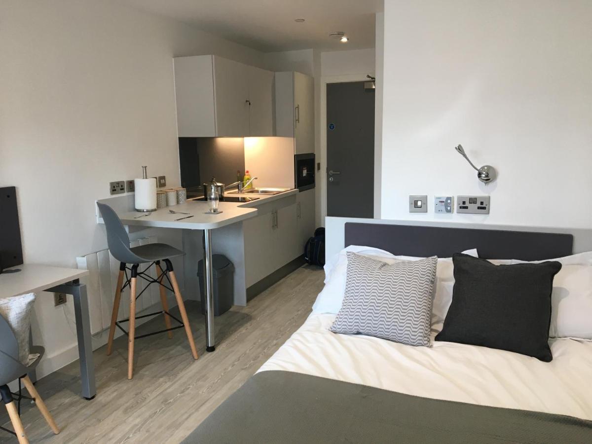 Modern Studios, Newcastle Under Lyme - Sk ภายนอก รูปภาพ