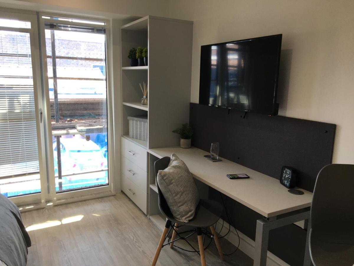 Modern Studios, Newcastle Under Lyme - Sk ภายนอก รูปภาพ