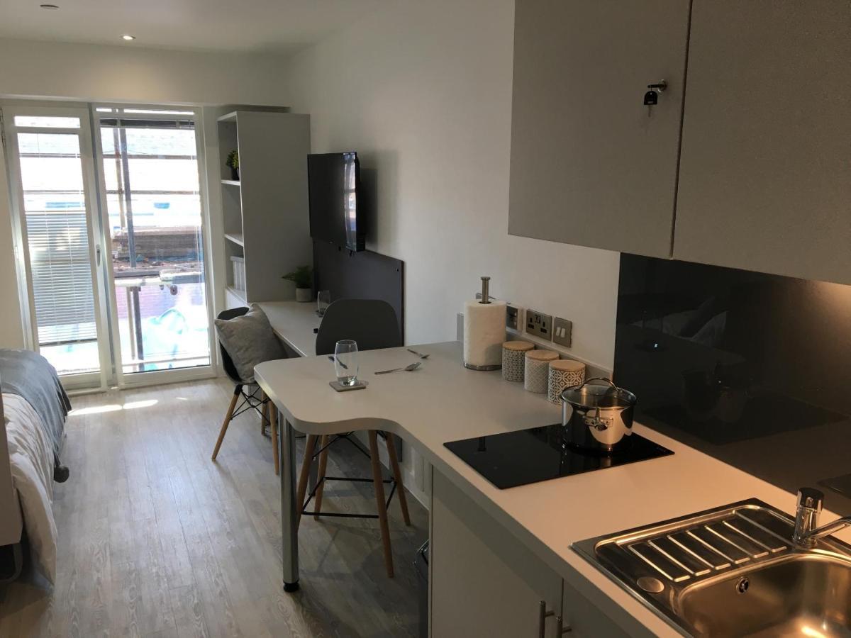 Modern Studios, Newcastle Under Lyme - Sk ภายนอก รูปภาพ
