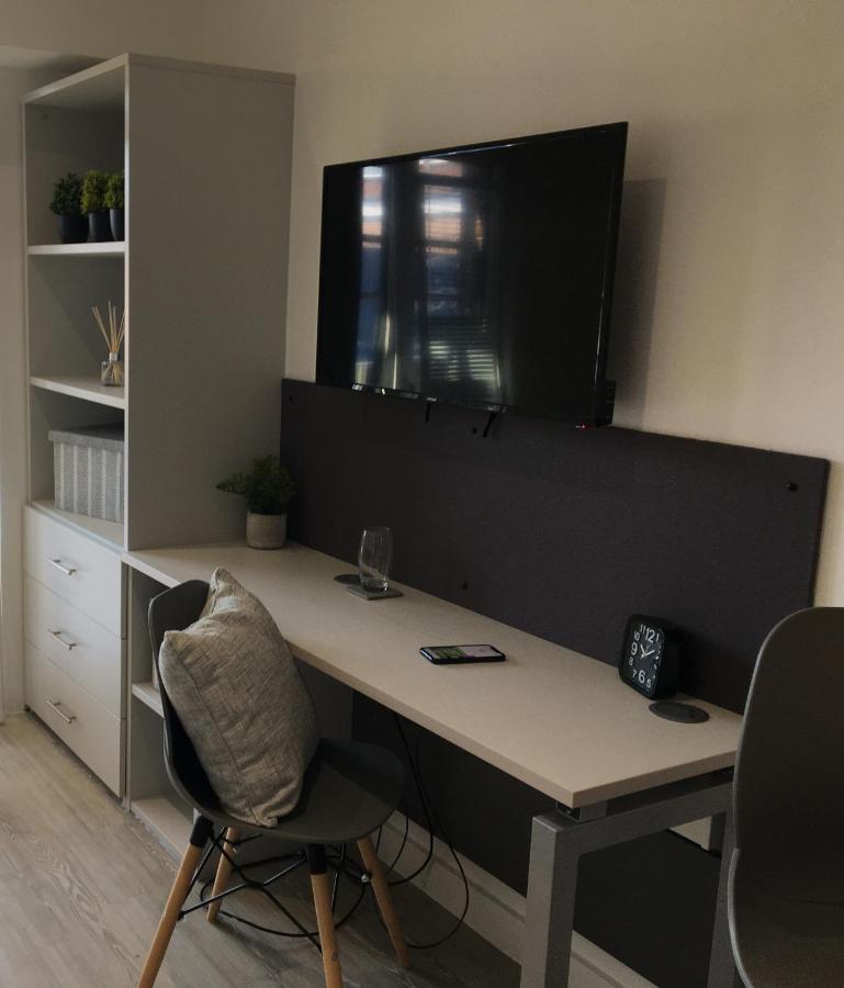Modern Studios, Newcastle Under Lyme - Sk ภายนอก รูปภาพ